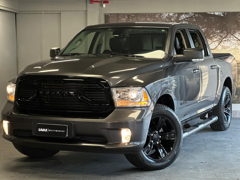 RAM CLASSIC 5.7 V8 GASOLINA LARAMIE CD 4X4 AUTOMÁTICO